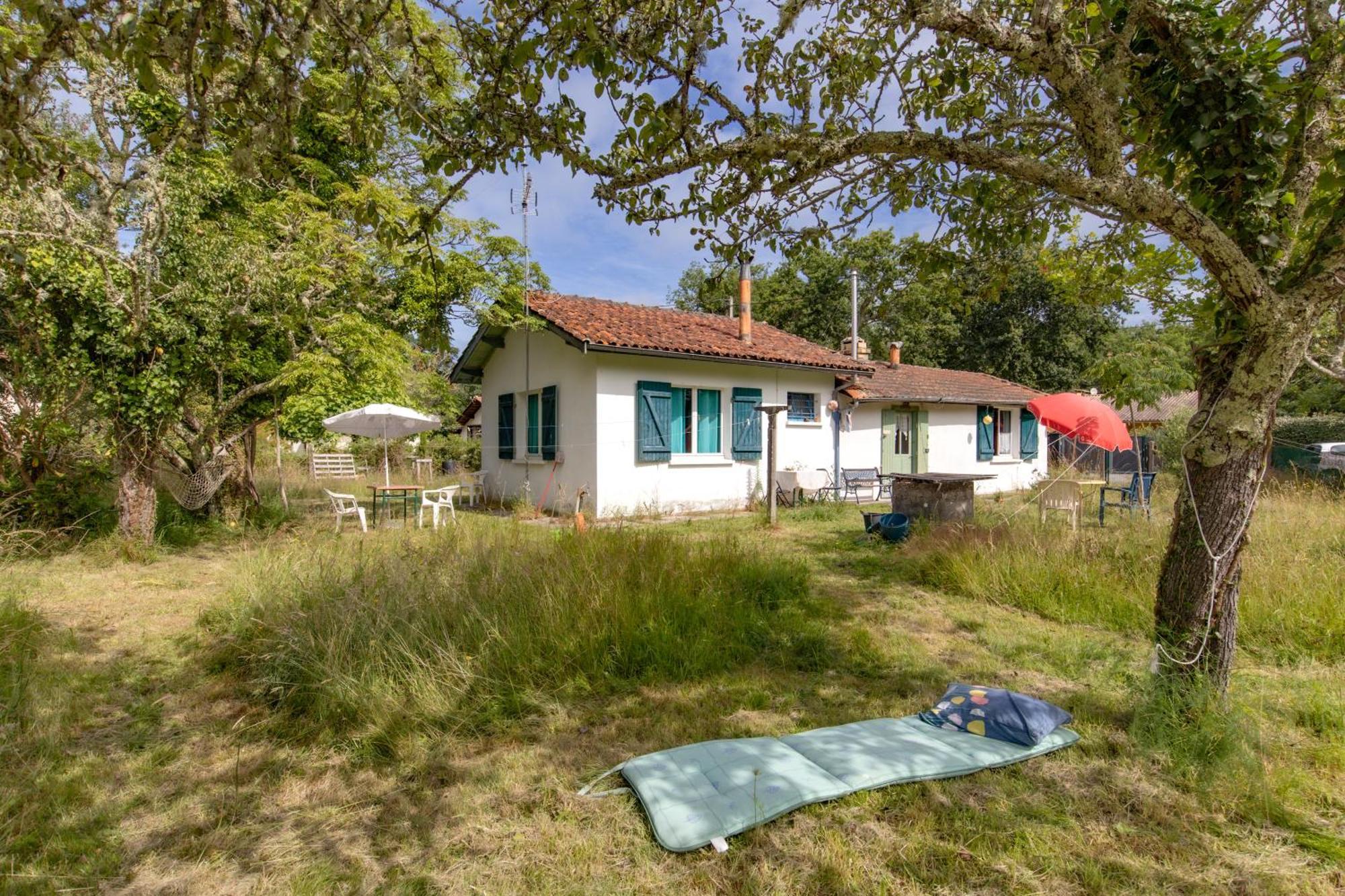 Petite Maison Rustique Et Atypique Hourtin Exteriör bild